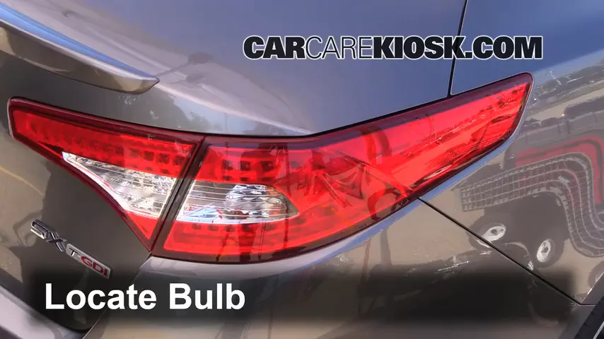 2011 Kia Optima SX 2.0L 4 Cyl. Turbo Éclairage Feux de position arrière (remplacer ampoule)
